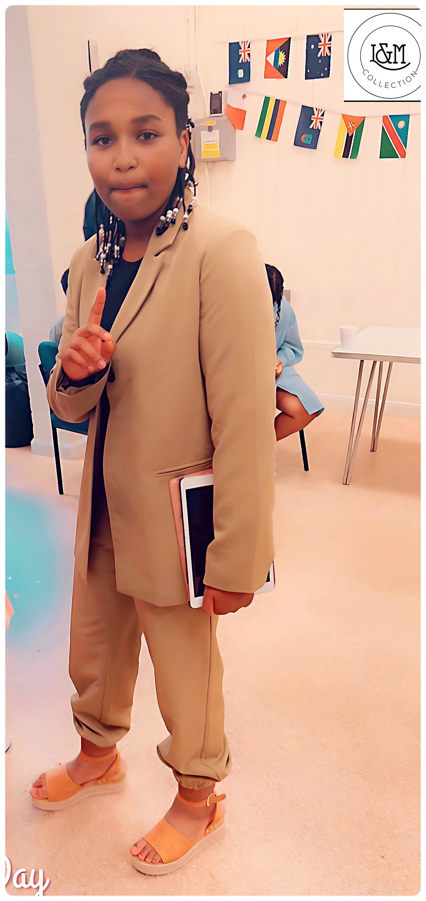 Single breasted blazer in khaki with matching trouser