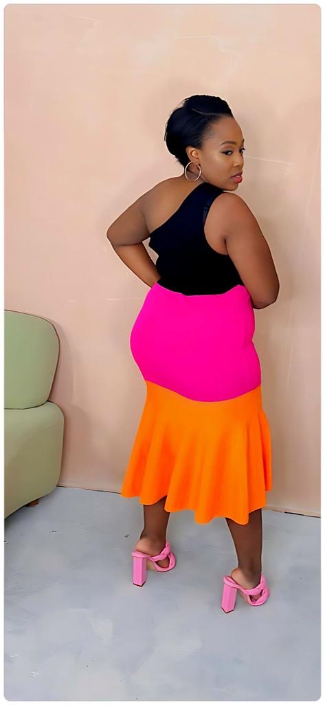 Multi color one shoulder sleeve dress