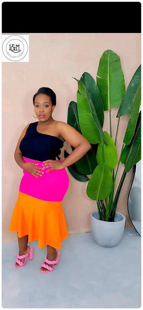 Multi color one shoulder sleeve dress