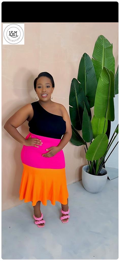 Multi color one shoulder sleeve dress