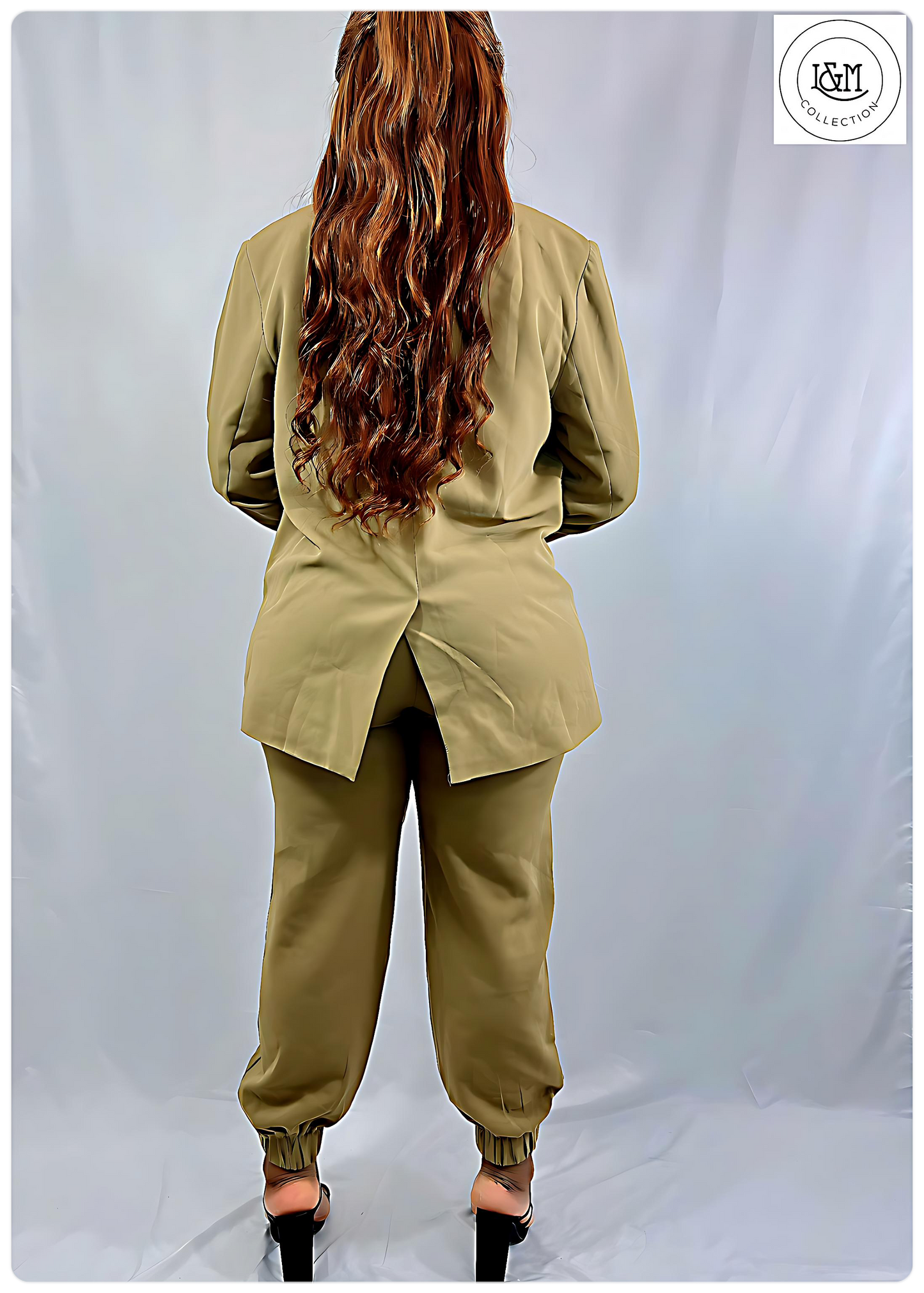 Single breasted blazer in khaki with matching trouser